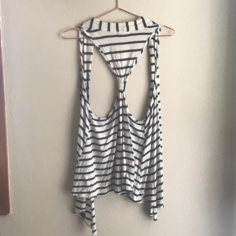 Striped Shrug with Rose Pattern - Picture 7 of 7